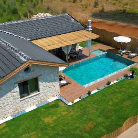 Nomade Seydikemer Korunakli Havuzlu Muhafazakar Vila *