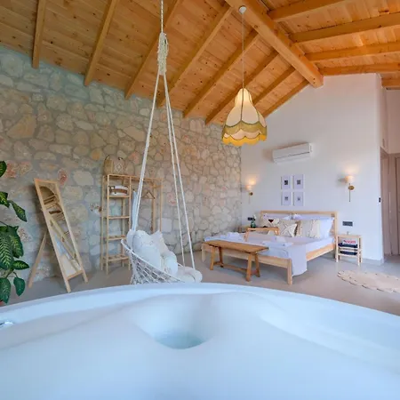 Vila Nomade Seydikemer Korunakli Havuzlu Muhafazakar